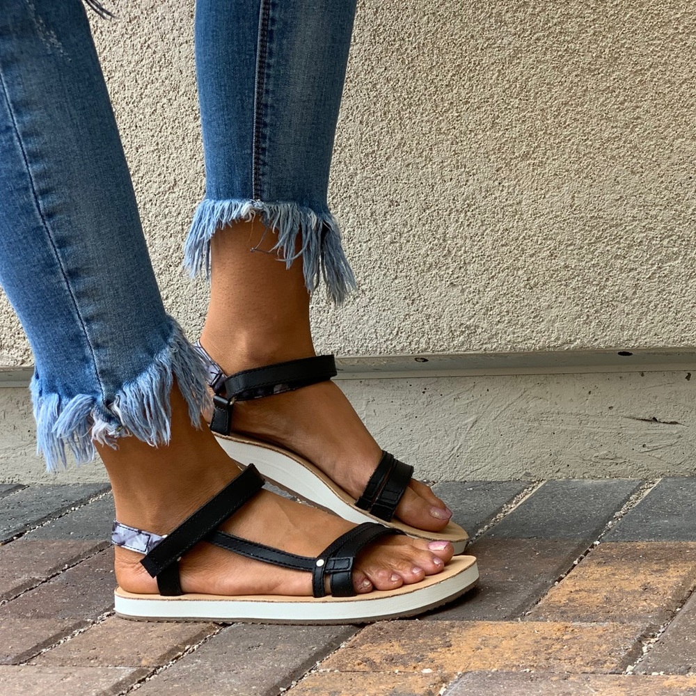 Black Universal Slim Slingback Flatform Sandal - Picture 2 of 8